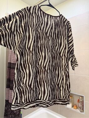 Zebra-Print Short Sleeve Crewneck Sweater - Black & Cream